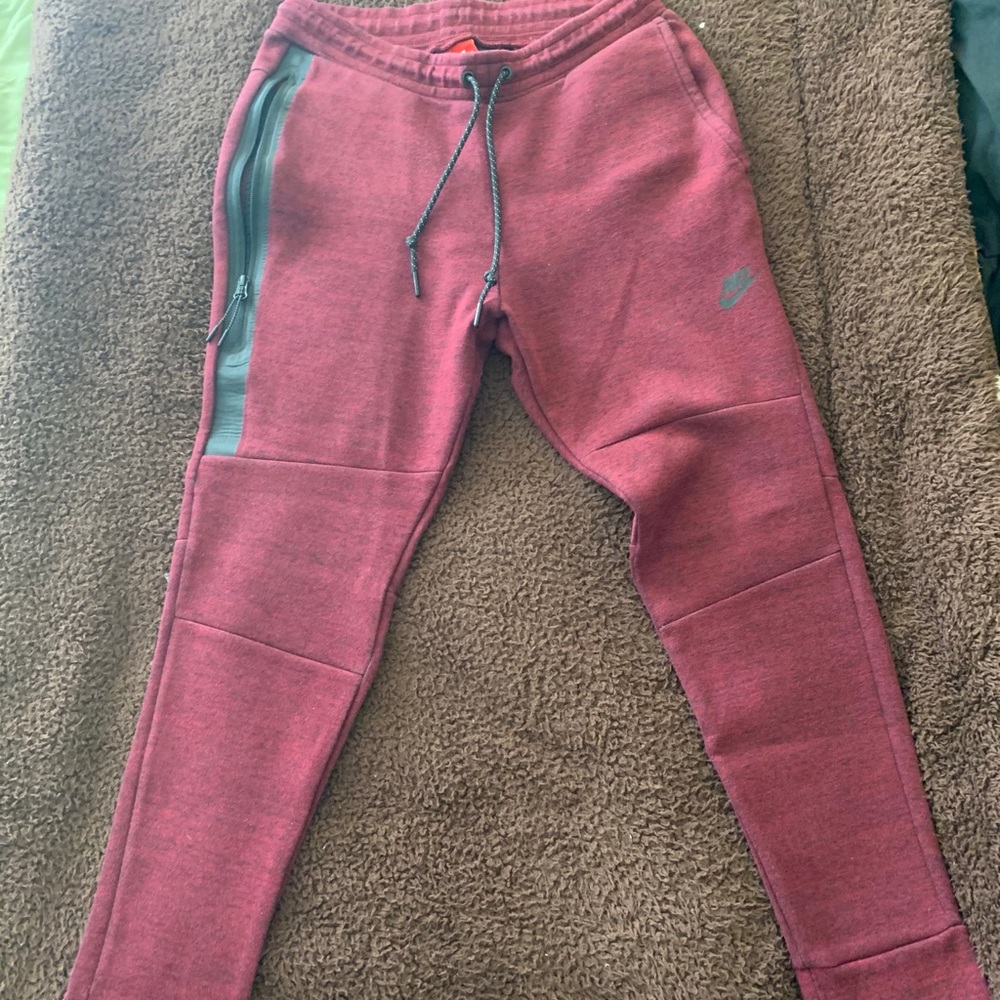 Nike tech joggers
